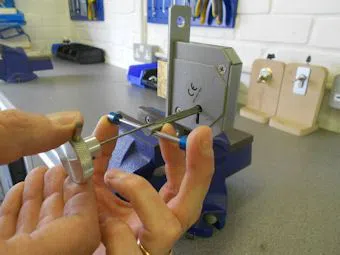 Logan Locksmith Shop Caledonia, WI 262-235-3325 - key-broke-in-lock